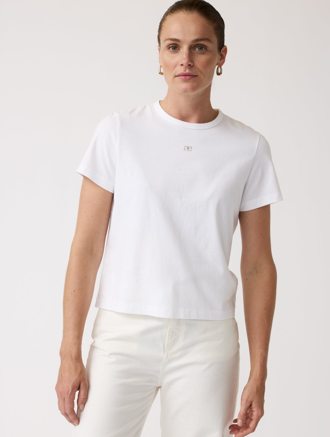 Broom Logo T | Very white