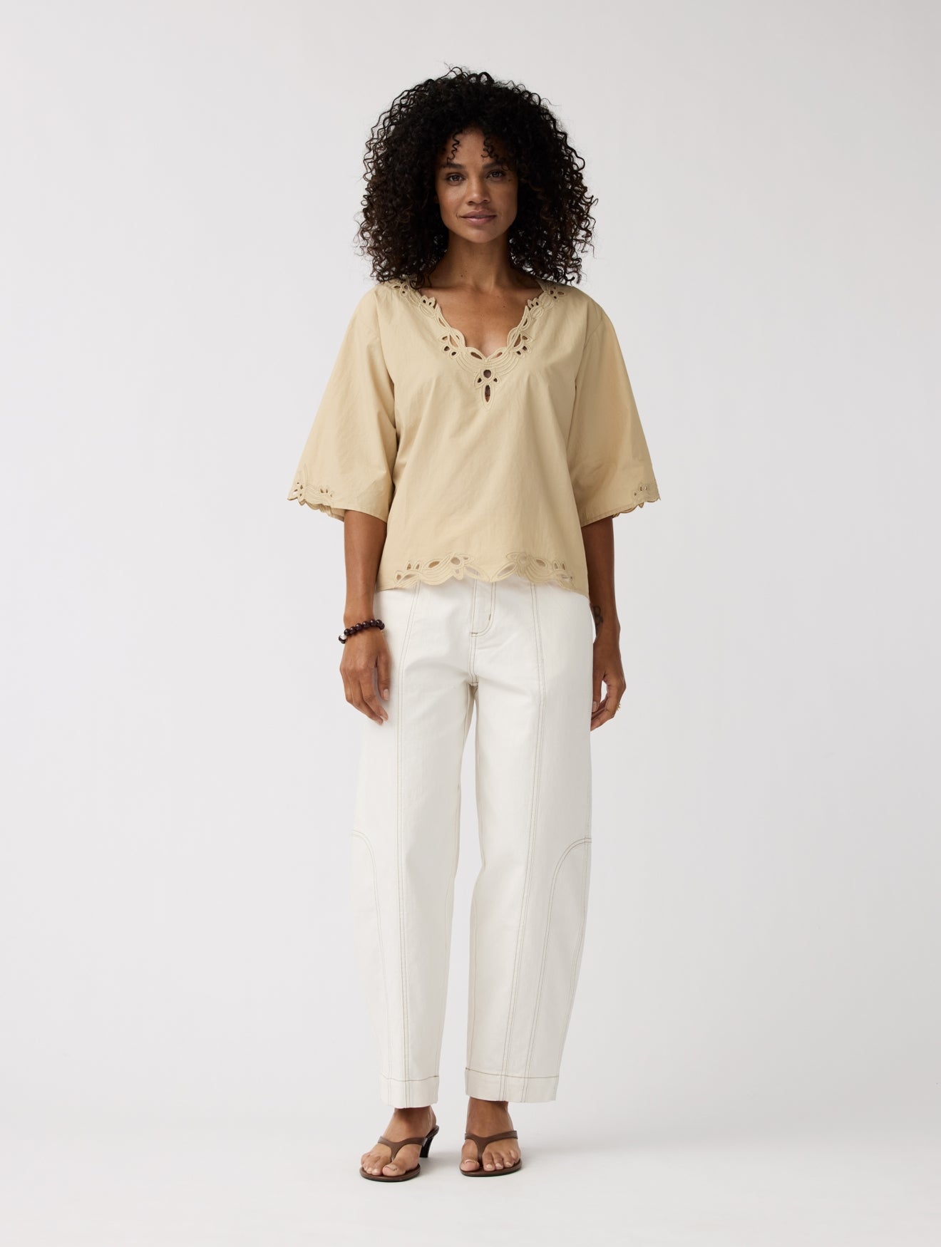 Top Aila | Sand
